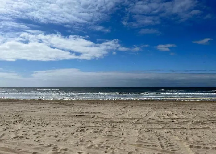 Dom wakacyjny Stone With Fenced Garden Sint Maartensvlotbrug